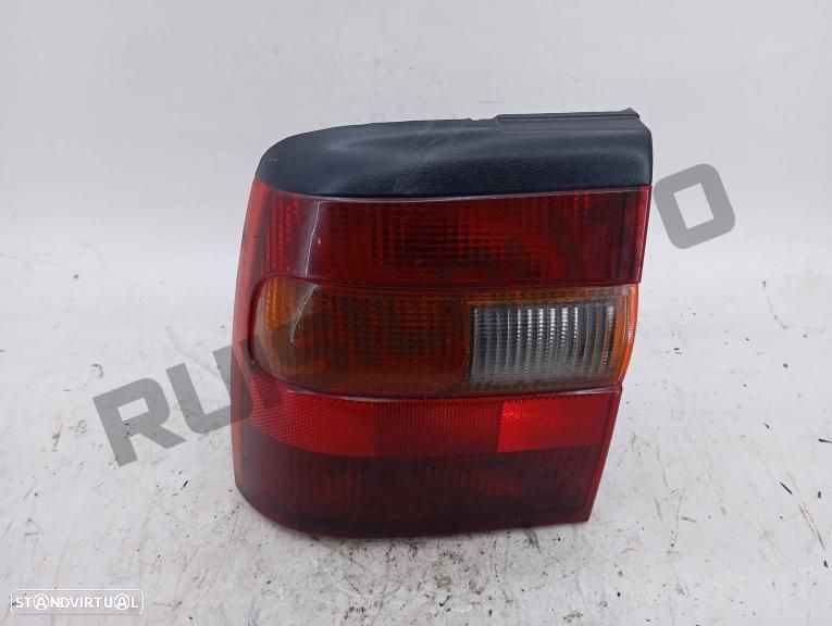 Farolim Trás Painel Esquerdo  Opel Vectra A [1988_1995] 1.7 Td - 1