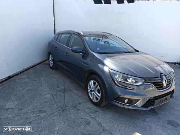 Para Peças Renault Megane Iv Três Volumes - 2