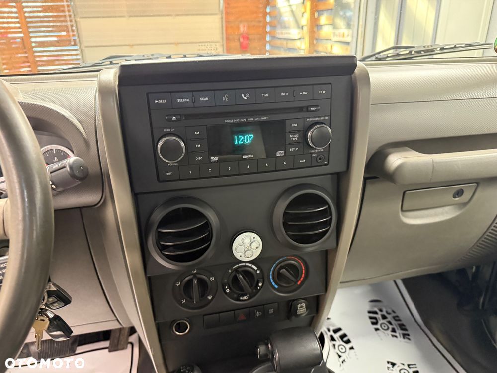 Jeep Wrangler - 14