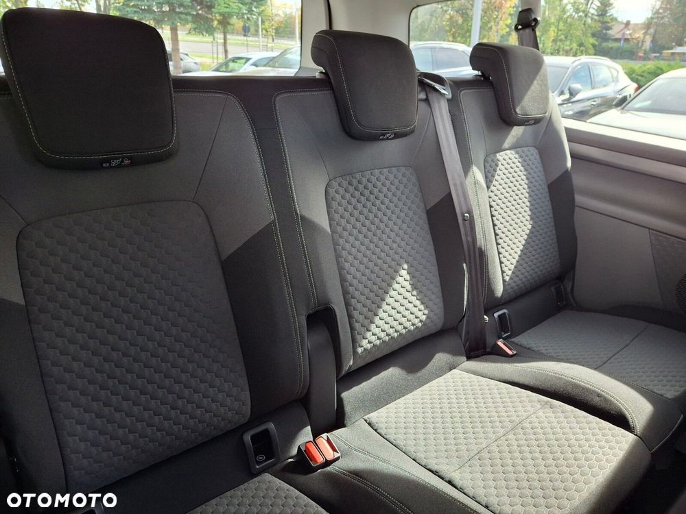 Volkswagen Caravelle - 40