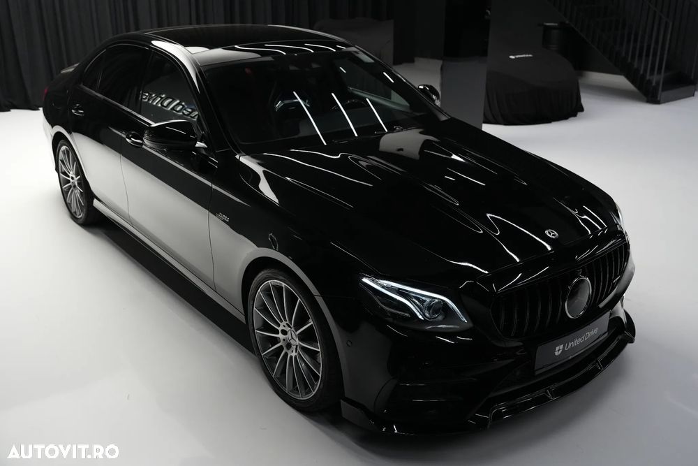 Mercedes-Benz E AMG 53 4MATIC Aut. - 36