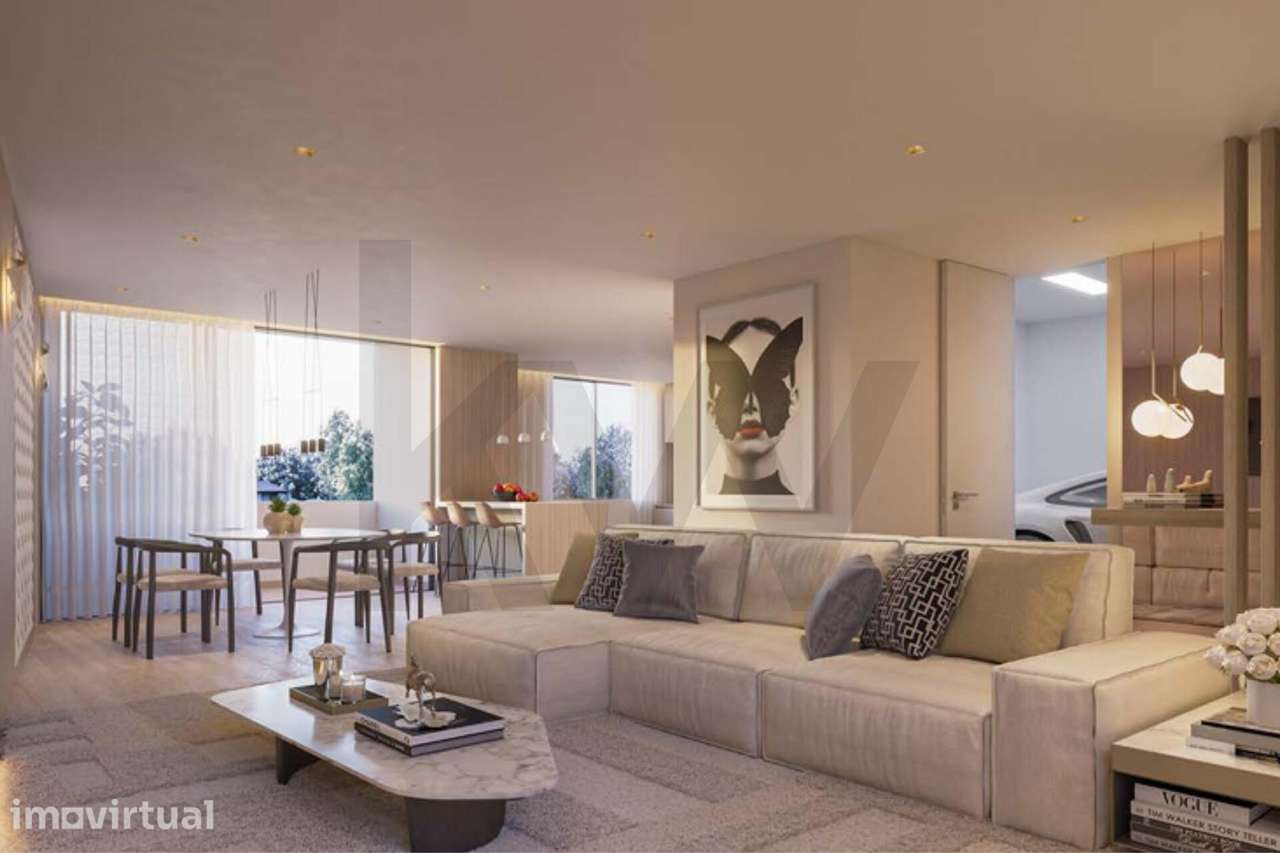 Moradia T3+1 com piscina, jardim e garagem junto à Avenida da Boavista - Grande imagem: 4/9
