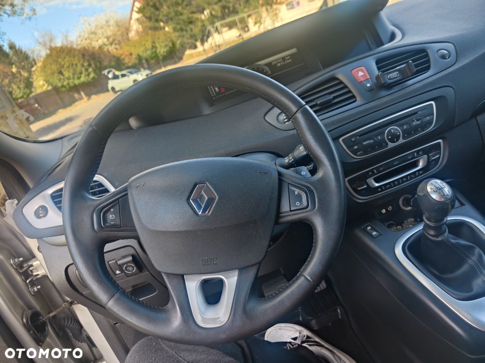 Renault Scenic 1.4 16V TCE Privilege - 11