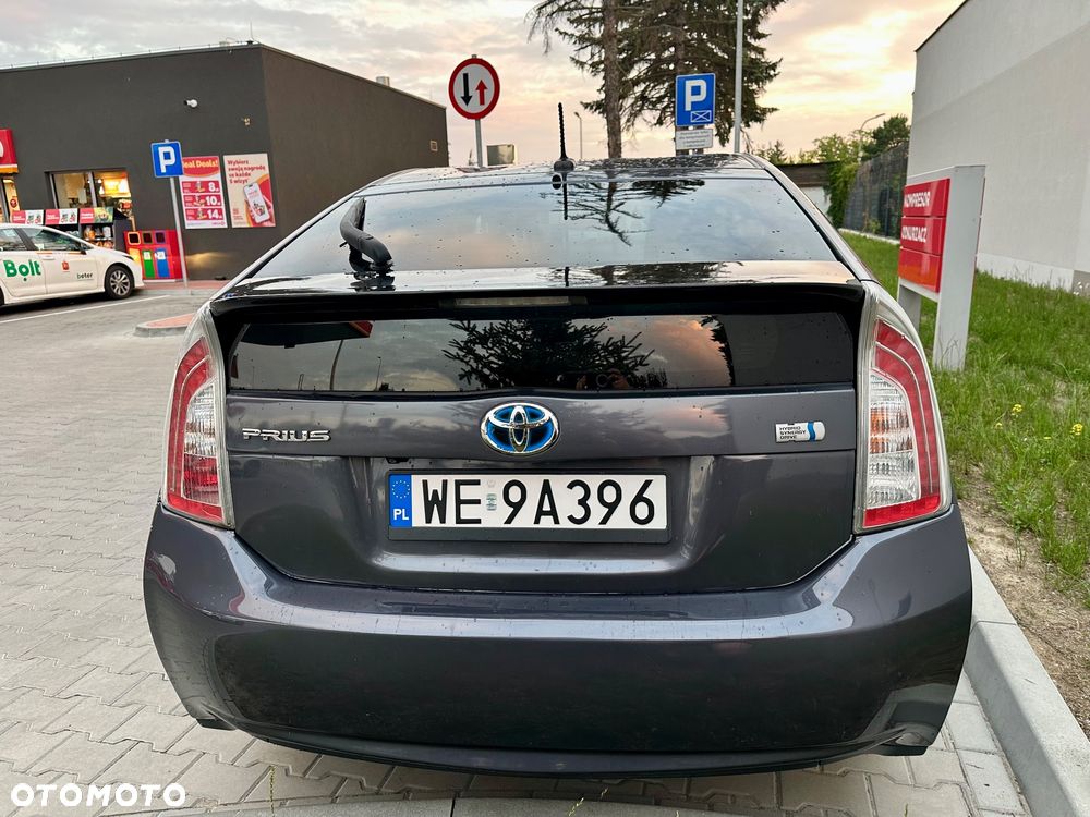 Toyota Prius 1.8 HSD Premium - 8