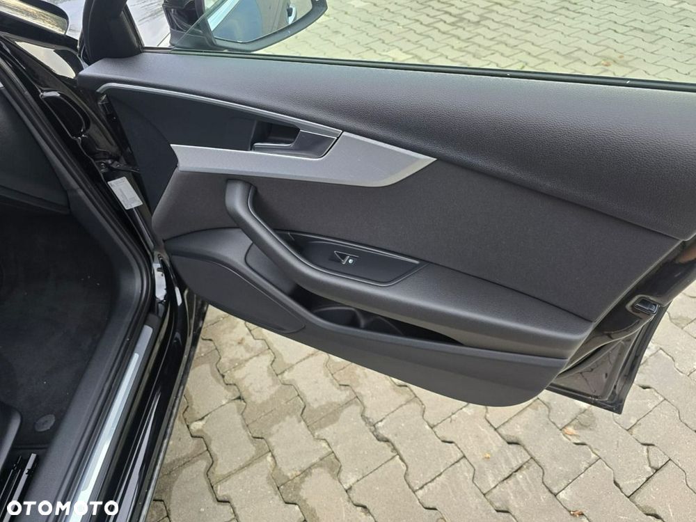 Audi A4 Limousine - 35