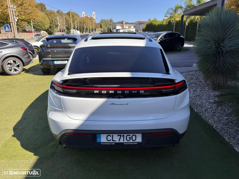 Porsche Macan Electric 4 - 15