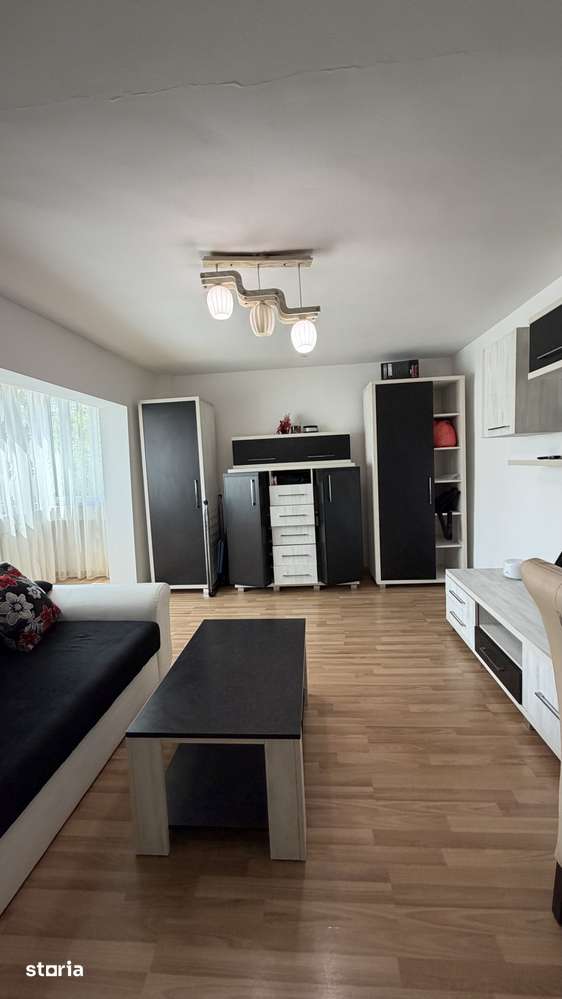Apartament 2 camere, decomandat, dubla orientare, etaj 1, zona Nord — fotografia 3