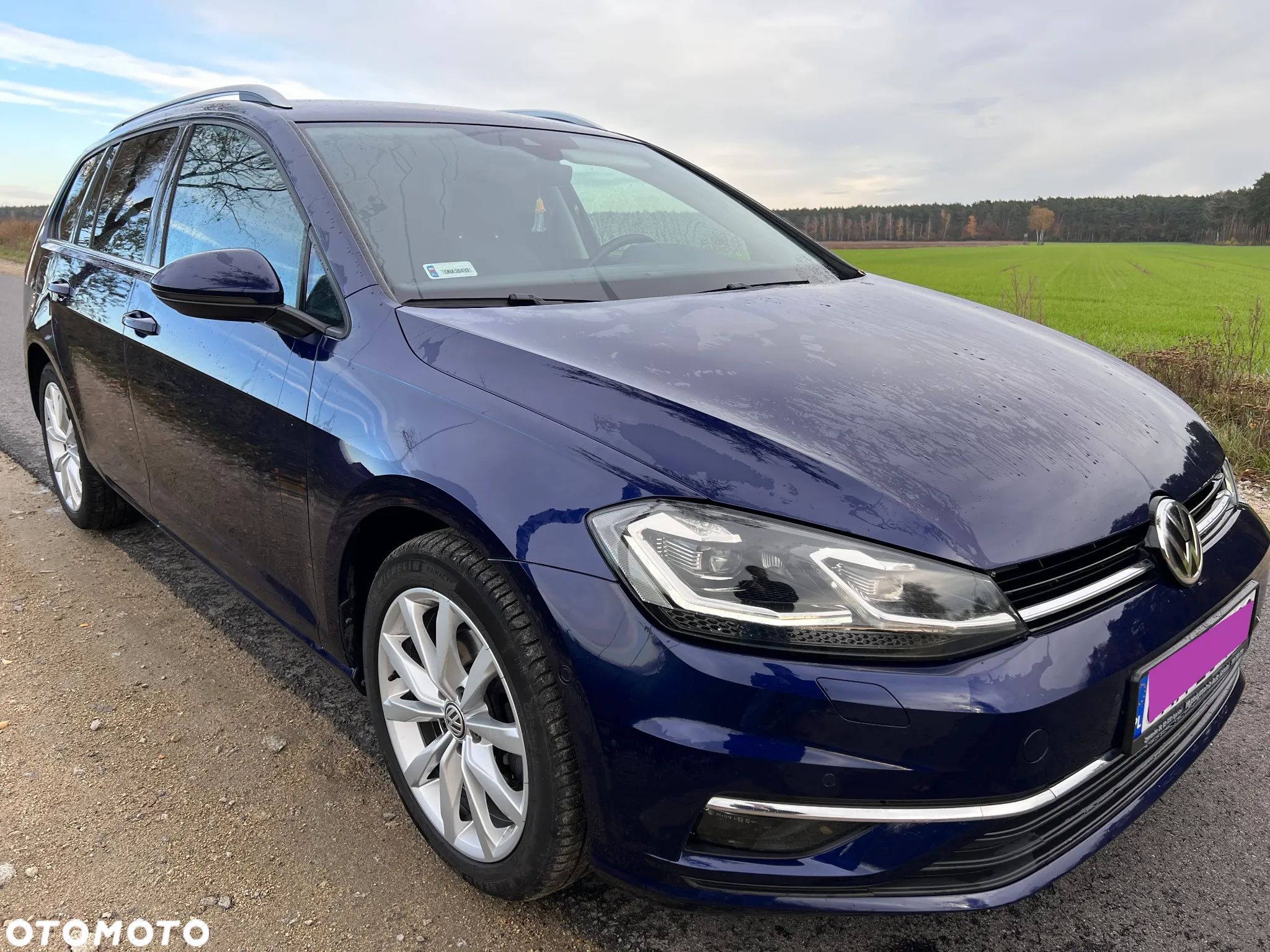Volkswagen Golf - 1