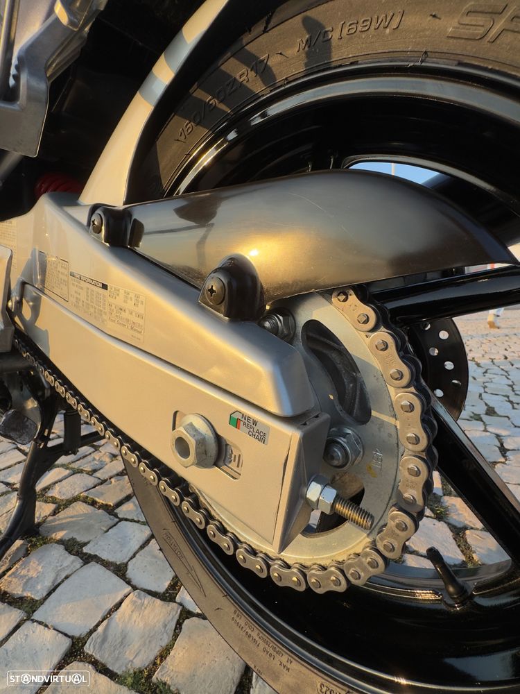 Honda CBR CBR 600F NH1L - 9