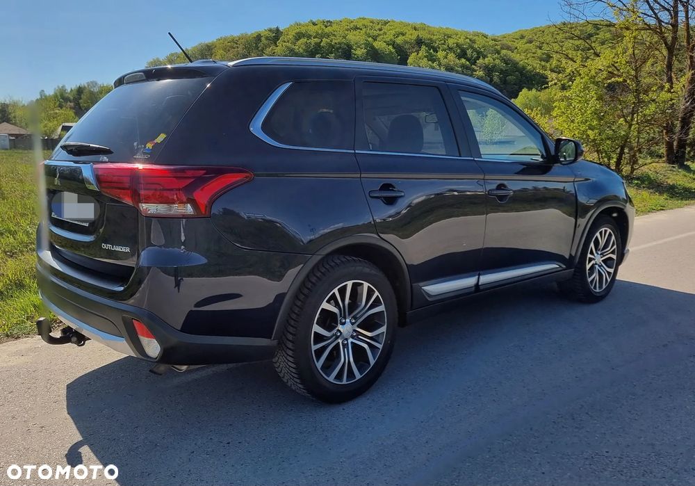Mitsubishi Outlander 2.0 Intense + Navi 4WD CVT - 11