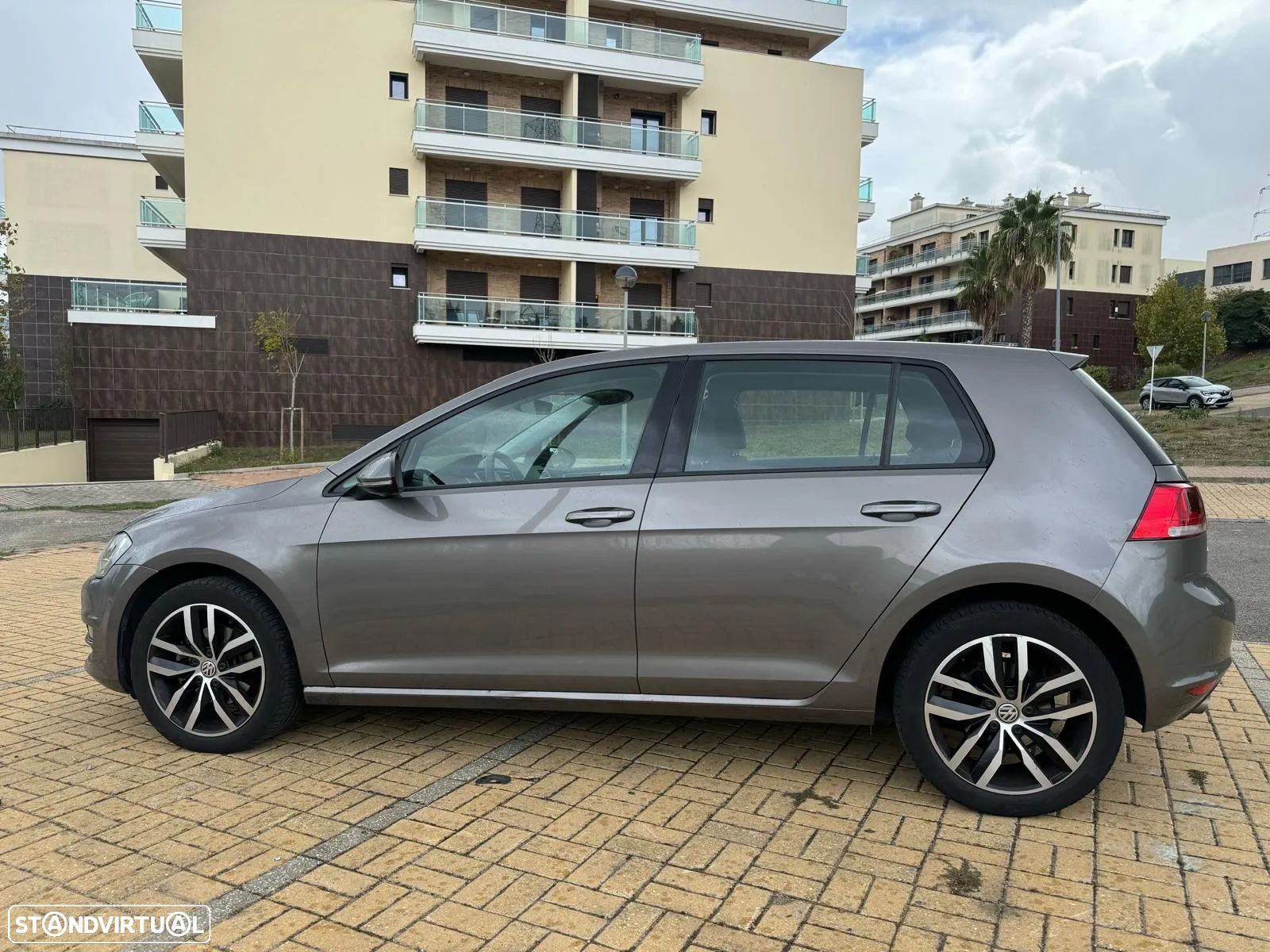 VW Golf 1.6 TDi BlueMotion Confortline - 1