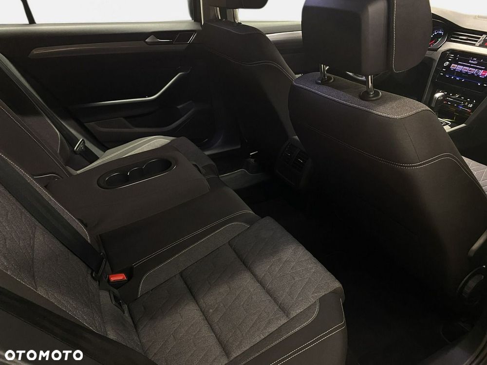 Volkswagen Passat Variant - 17