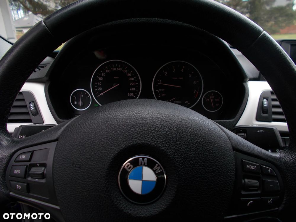 BMW Seria 3 330i GPF xDrive Sport - 10