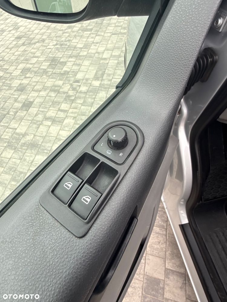 Volkswagen Transporter L2H1 - 18