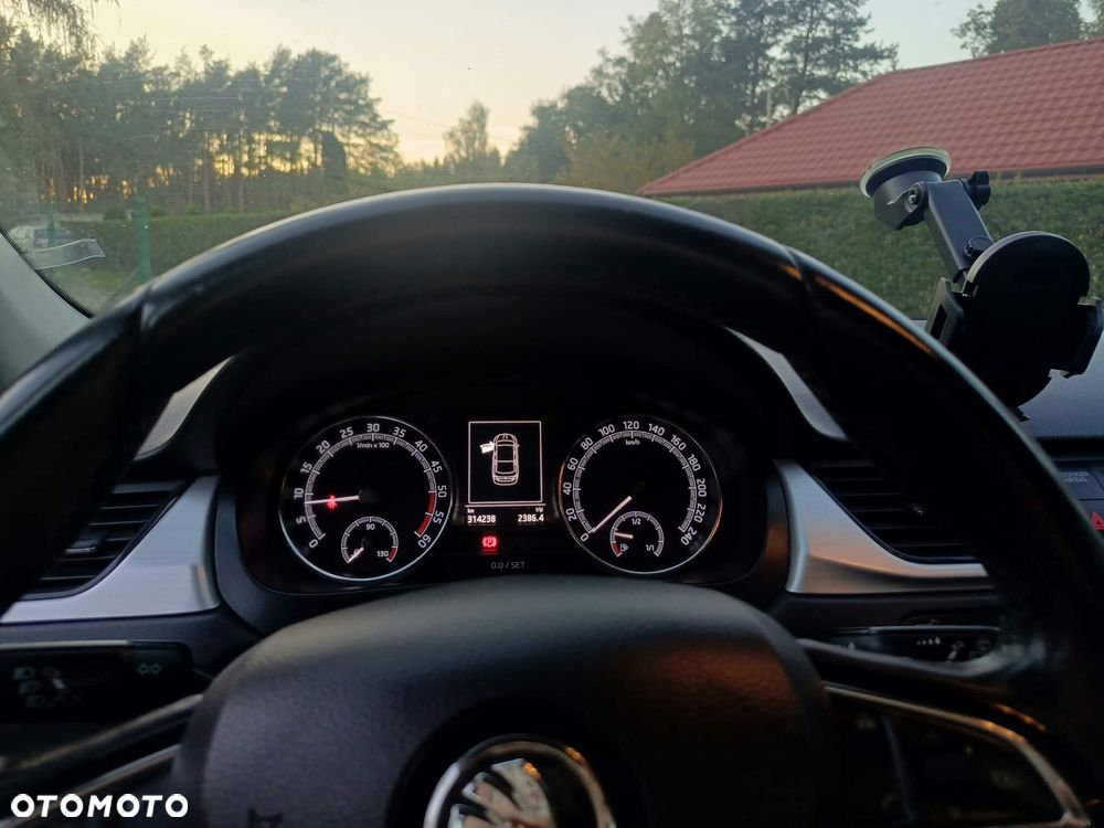 Skoda RAPID - 8