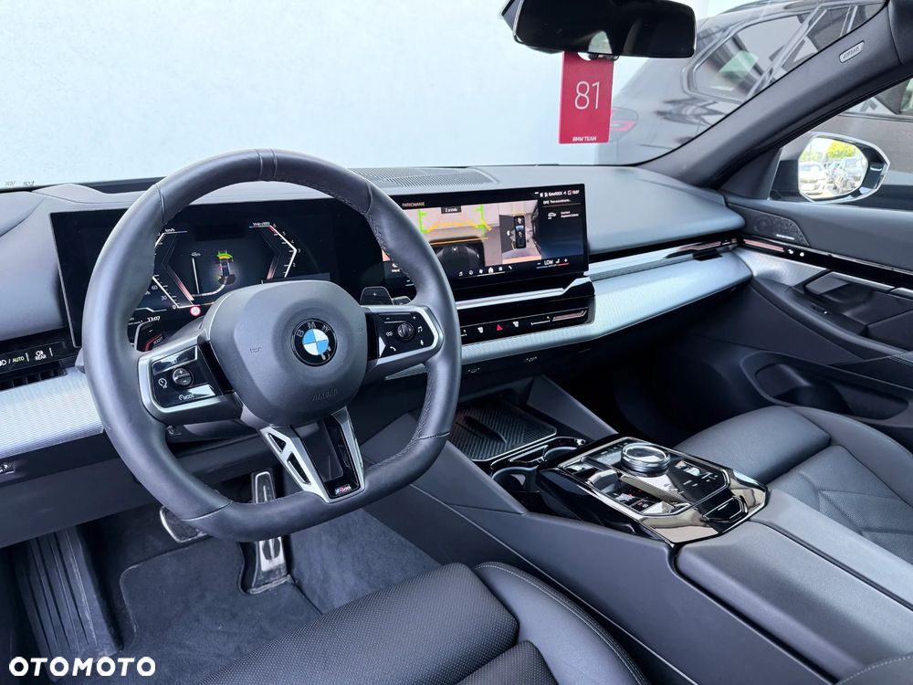 BMW Seria 5 540d xDrive - 28