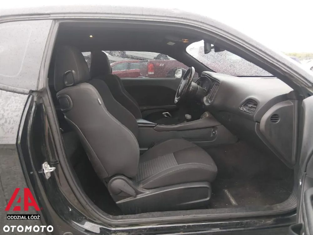 Dodge Challenger 5.7 R/T - 10