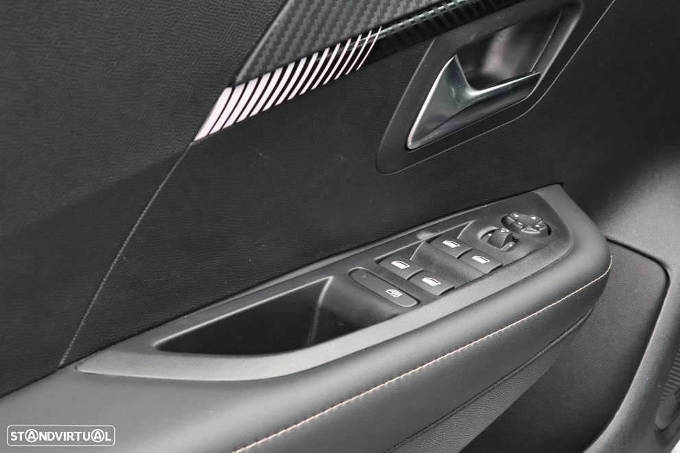 Peugeot 208 1.2 Hybrid Allure e-DCS6 - 14