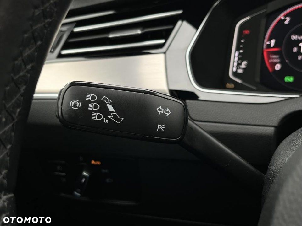 Volkswagen Passat - 37
