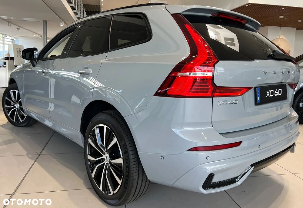 Volvo XC 60 B5 B AWD Plus Black Edition - 10