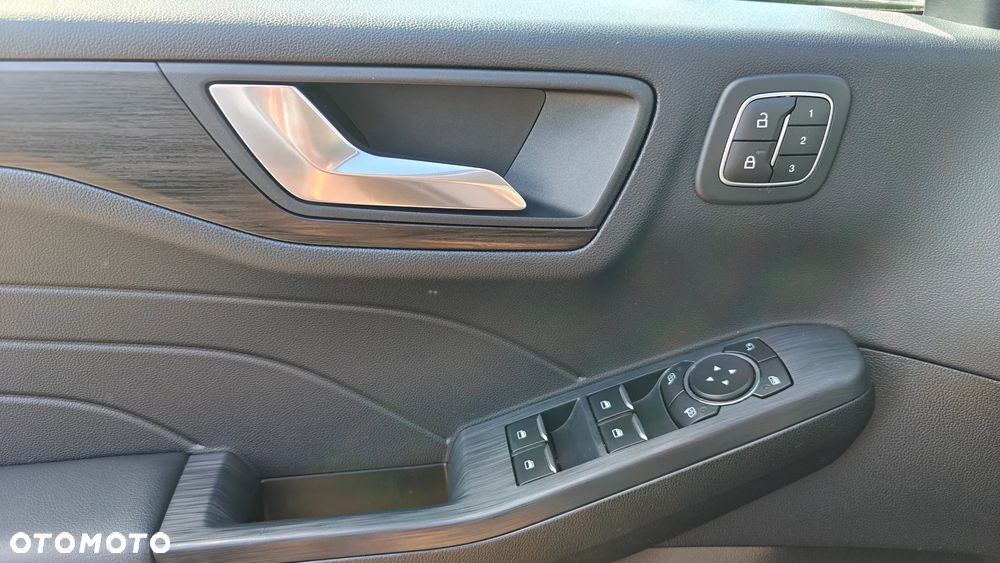 Ford Kuga - 18