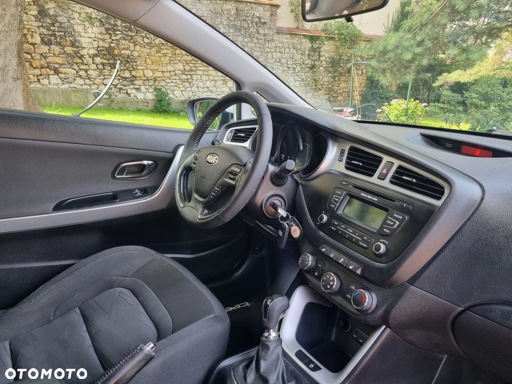 Kia Ceed 1.6 GDI Business Line - 25