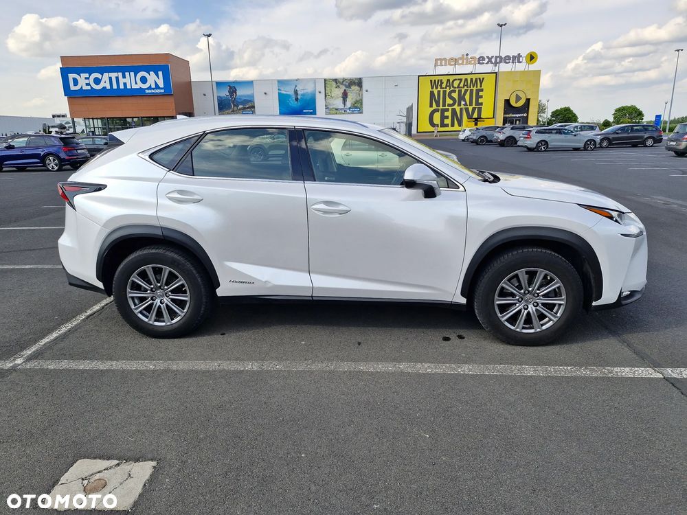 Lexus NX 300h Elite AWD - 4