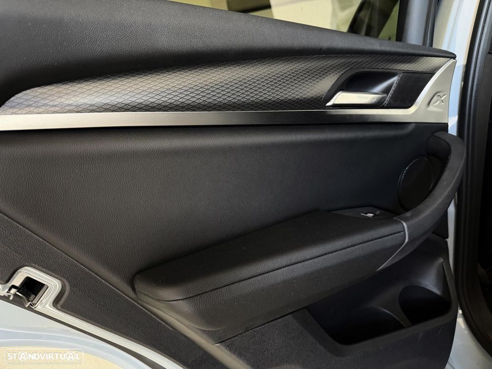 BMW X3 30 e xDrive Pack M — fotografia 43