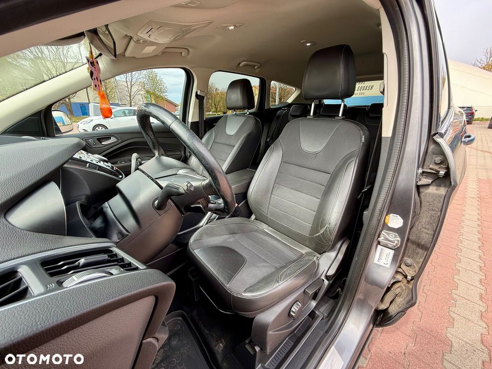 Ford Kuga 2.0 TDCi 2x4 Titanium - 15