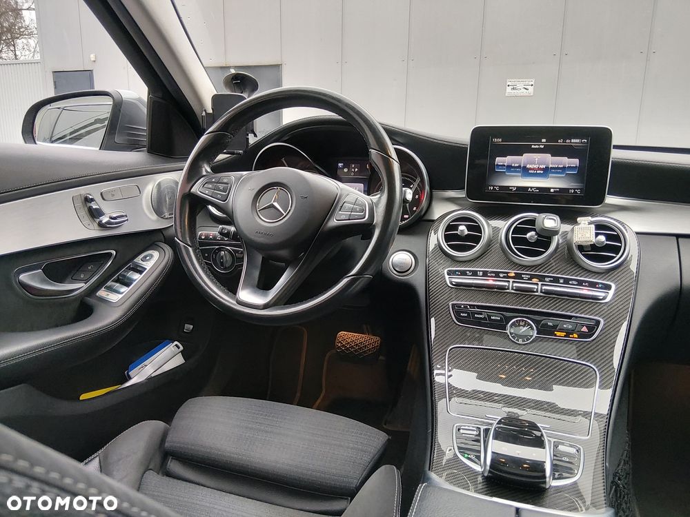 Mercedes-Benz Klasa C 250 d 4-Matic 9G-TRONIC - 32
