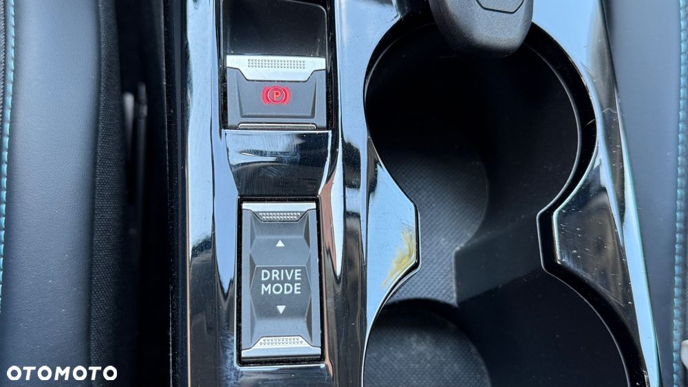 Peugeot 2008 1.5 BlueHDi Allure S&S EAT8 - 31