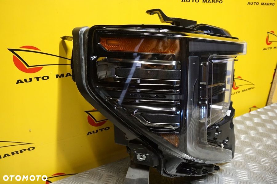 GMC SIERRA 1500 2022 - REFLEKTOR LAMPA CZARNA FULL LED PRAWA CIEMNA USA - 3
