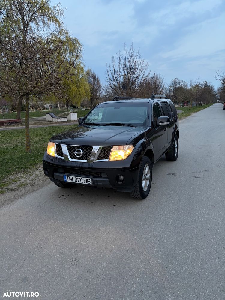 Nissan Pathfinder - 1
