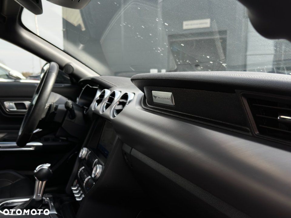 Ford Mustang - 23