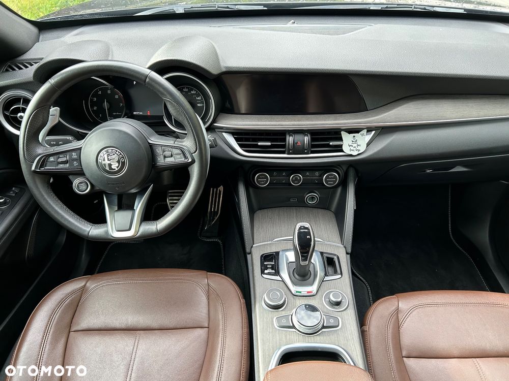 Alfa Romeo Stelvio 2.0 Turbo 16V AT8-Q4 Executive - 22