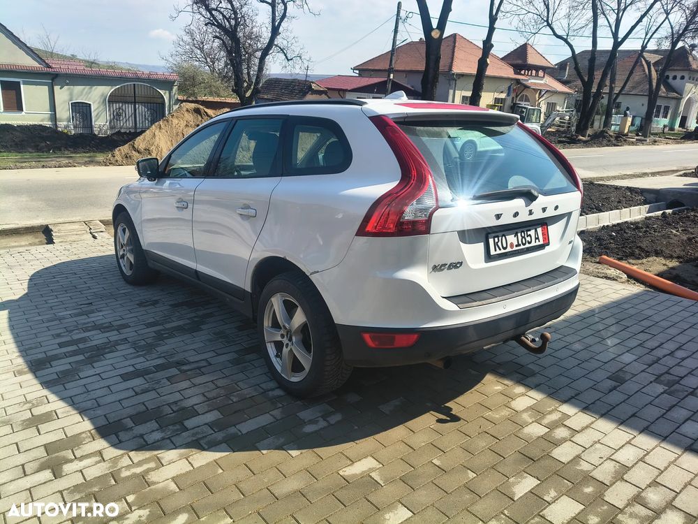 Volvo XC 60 D3 AWD Kinetic - 3