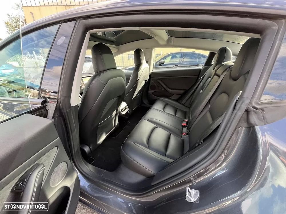 Tesla Model 3 Long Range Tração Traseira - 25