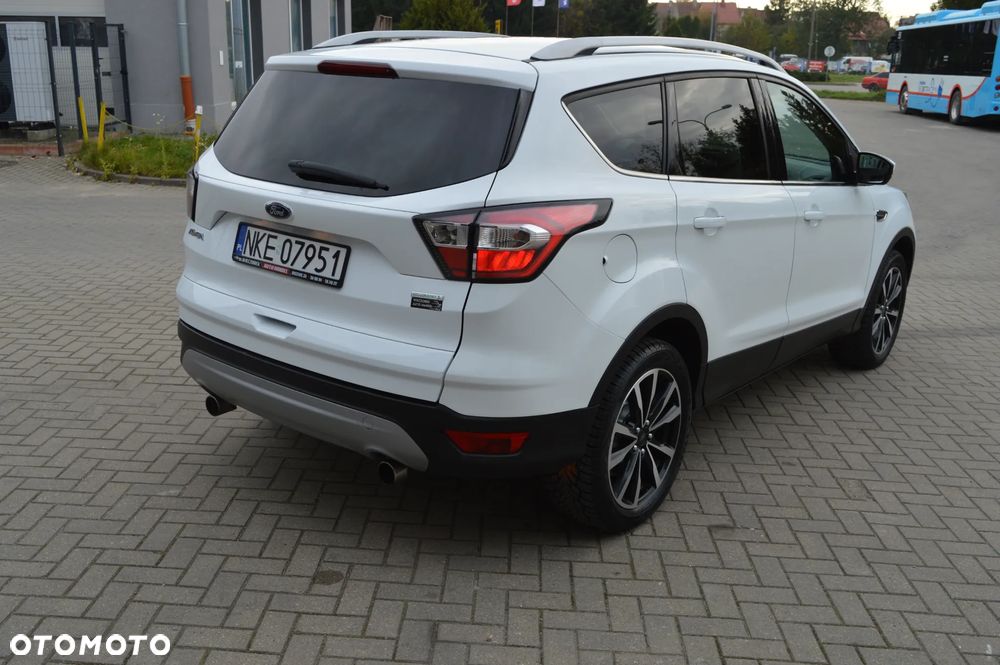 Ford Kuga 1.6 EcoBoost 2x4 Titanium - 9