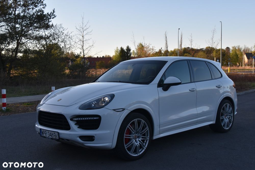 Porsche Cayenne - 4