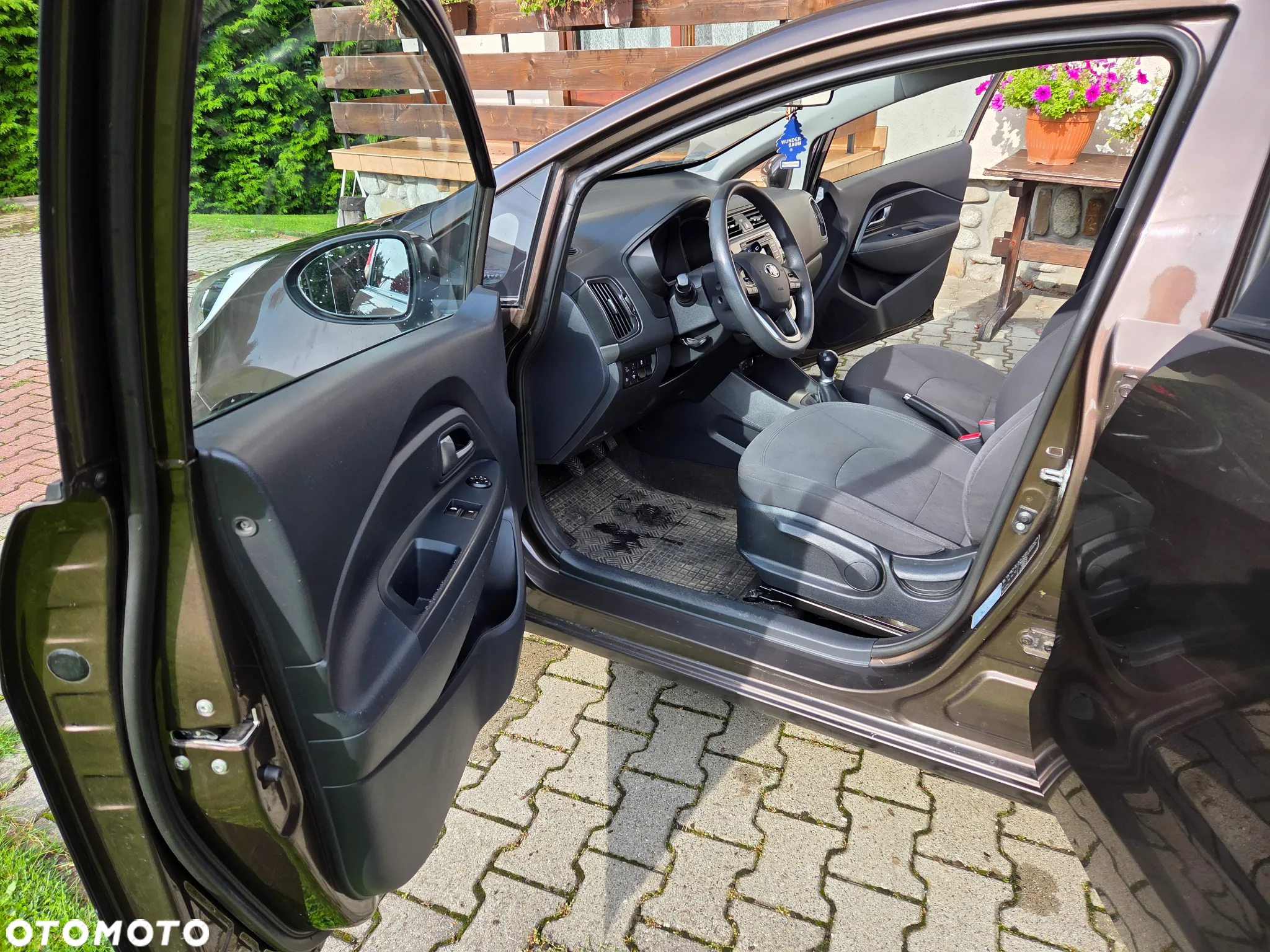 Kia Rio - 8