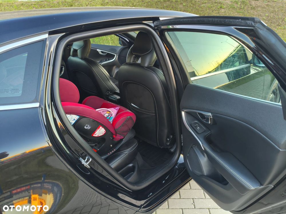 Volvo V40 D2 RDesign - 12