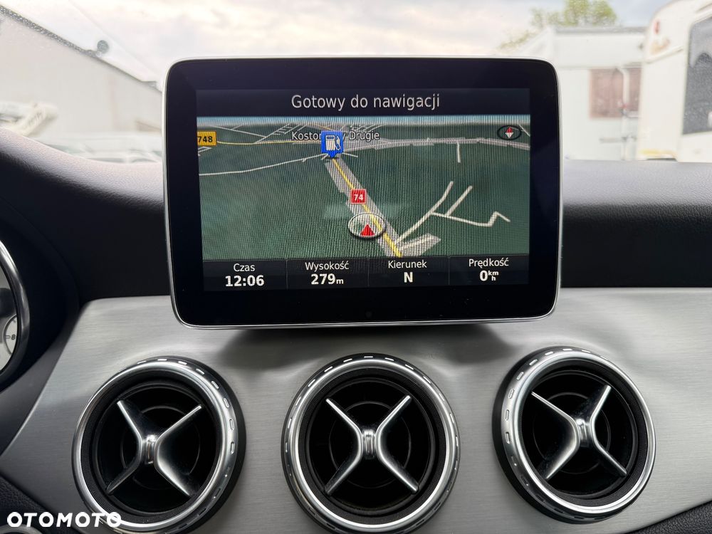 Mercedes-Benz GLA - 15