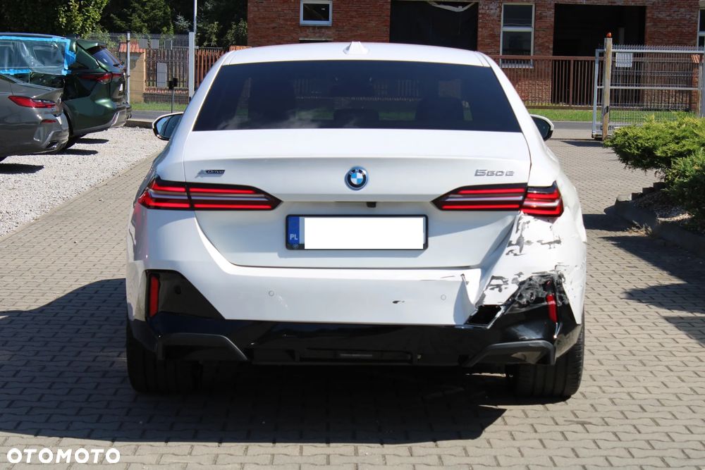 BMW Seria 5 550e xDrive PHEV M Sport - 8
