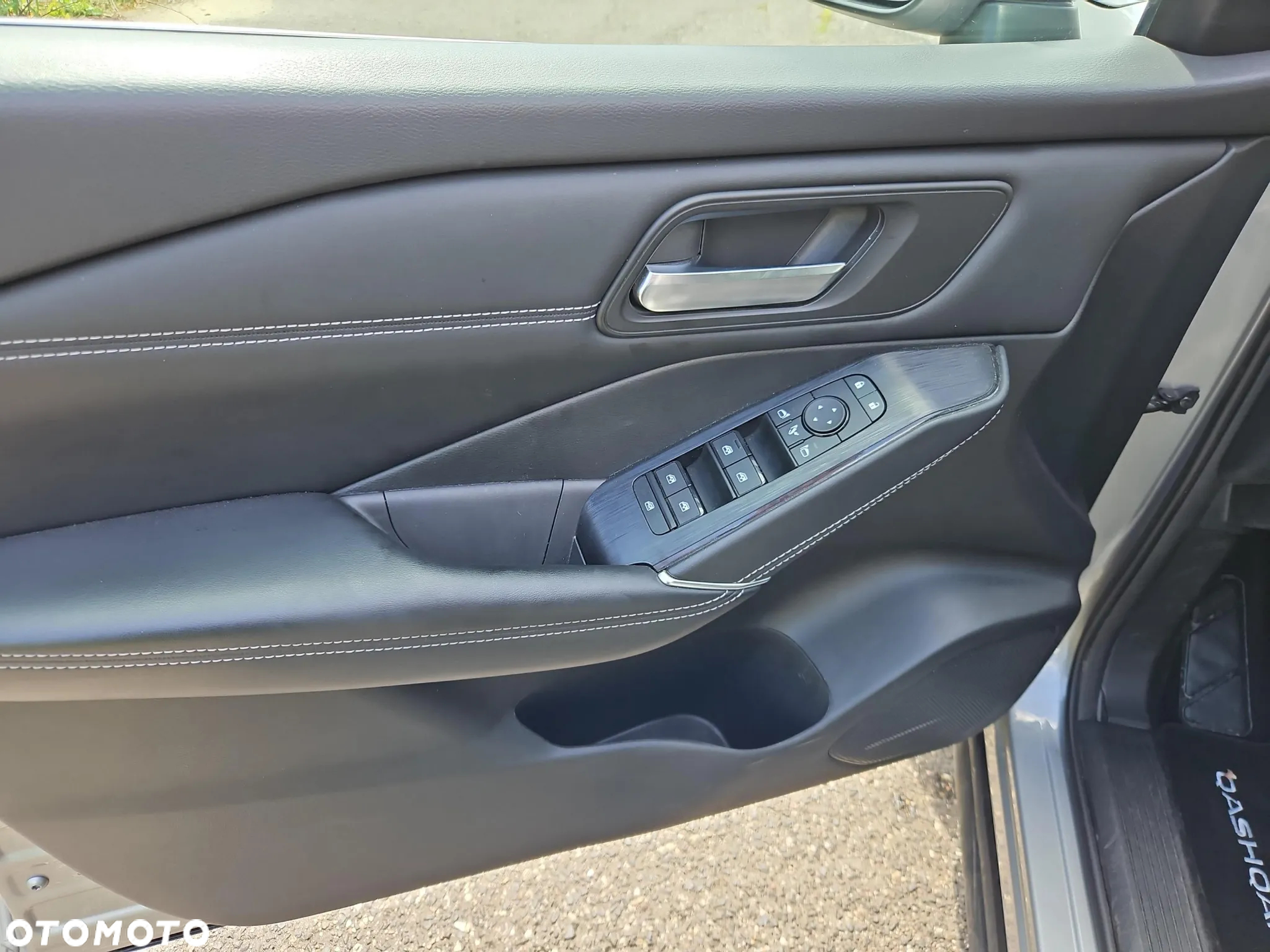 Nissan Qashqai 1.3 DIG-T mHEV N-Connecta Xtronic - 10