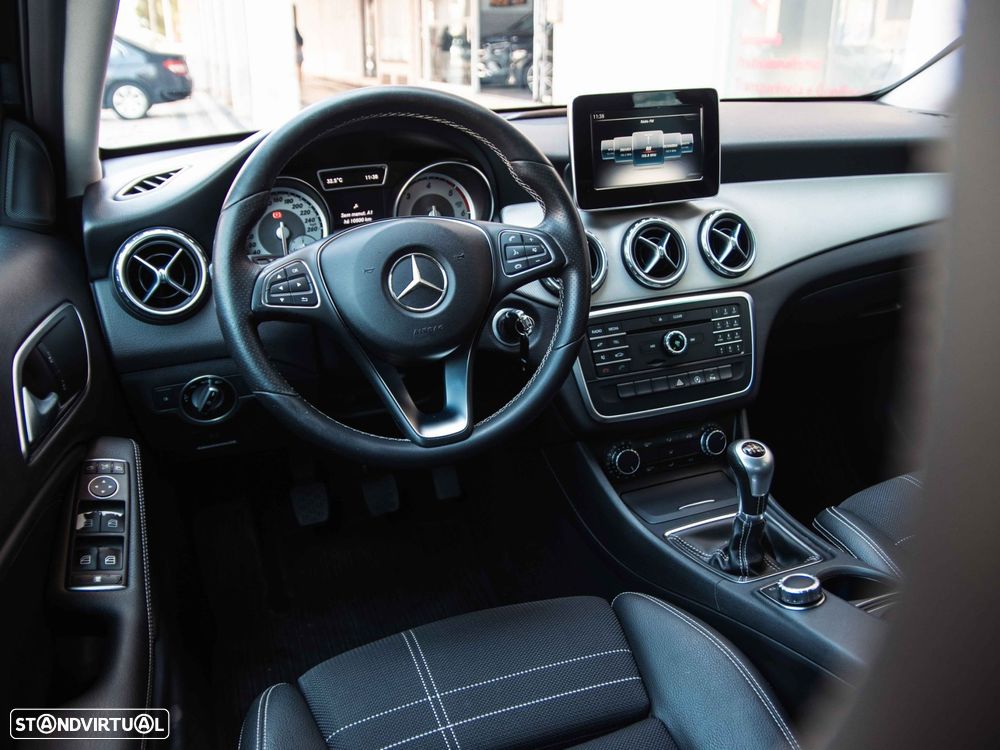 Mercedes-Benz GLA 180 CDI Urban - 15