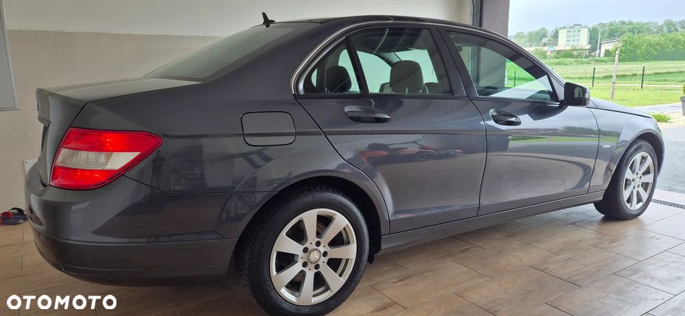 Mercedes-Benz Klasa C 220 CDI DPF BlueEFFICIENCY - 8