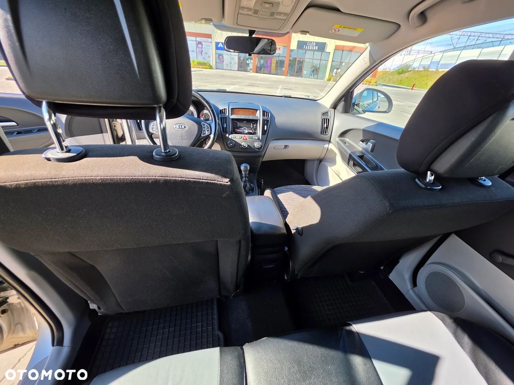 Kia Ceed 1.6 Comfort - 36