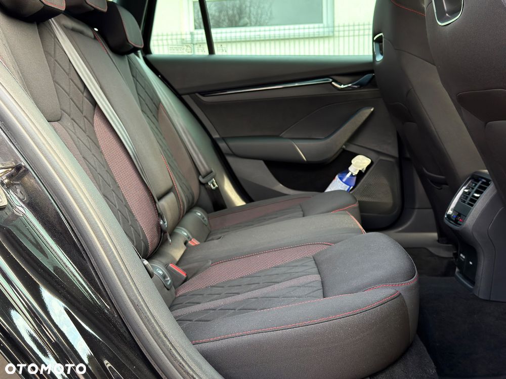 Skoda Octavia 2.0 TDI RS DSG - 25