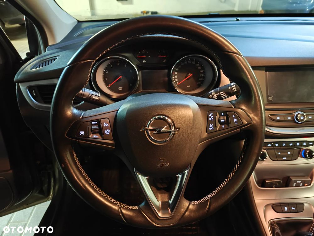 Opel Astra 1.4 T Enjoy - 9