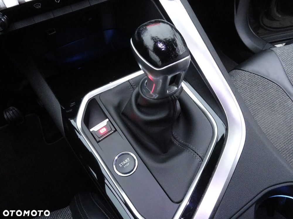 Peugeot 3008 1.5 BlueHDi Allure S&S - 15